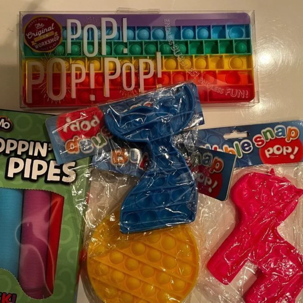Pop-Its and Poppin Pipes / Fidget Toys (new)‎